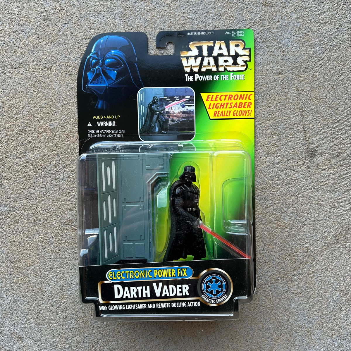 (BRAND NEW) Vintage Kenner Star Wars Darth Vader Electronic Figurine (1997)