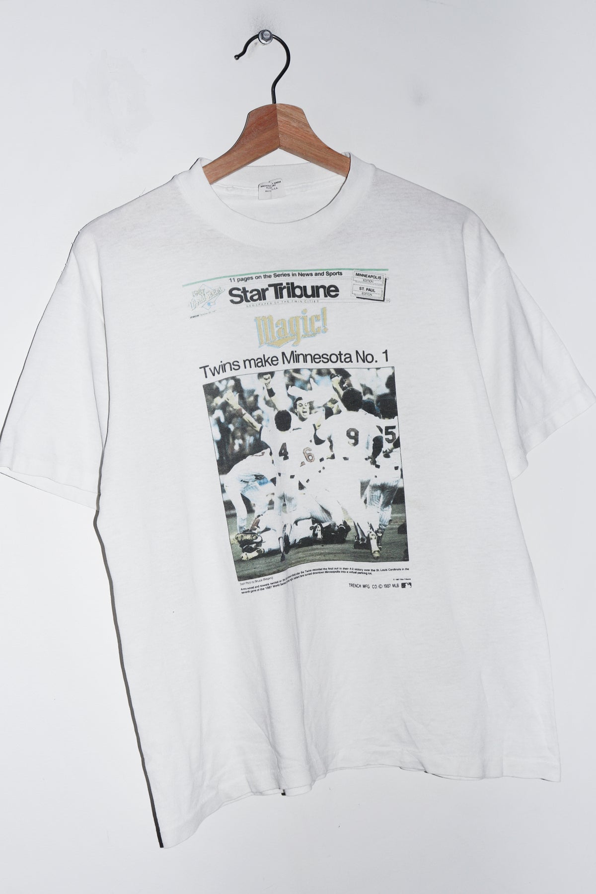 Vintage Minnesota Twins 1987 Champions Newspaper Graphic Tee (S-M/M)