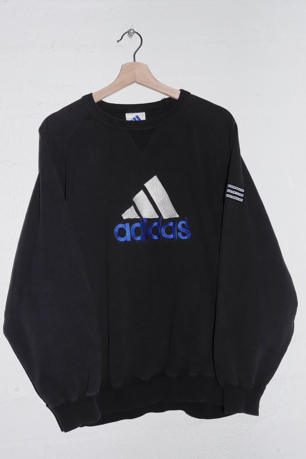 Vintage 90s Adidas Embroidered Graphic Thick Sweatshirt (Rare) (M-L)