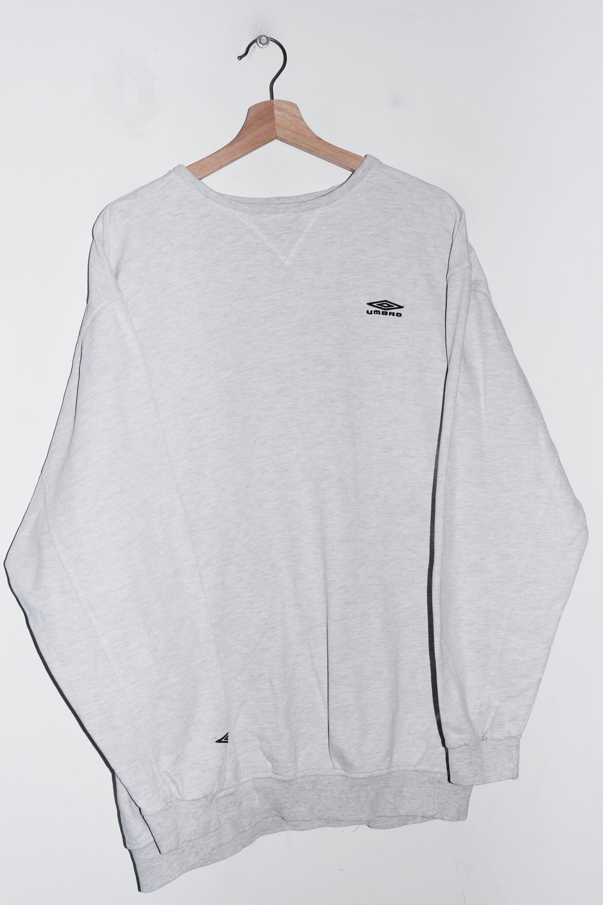 Vintage Umbro Football Embroidered Logo Thick Light Grey Sweatshirt (XL)