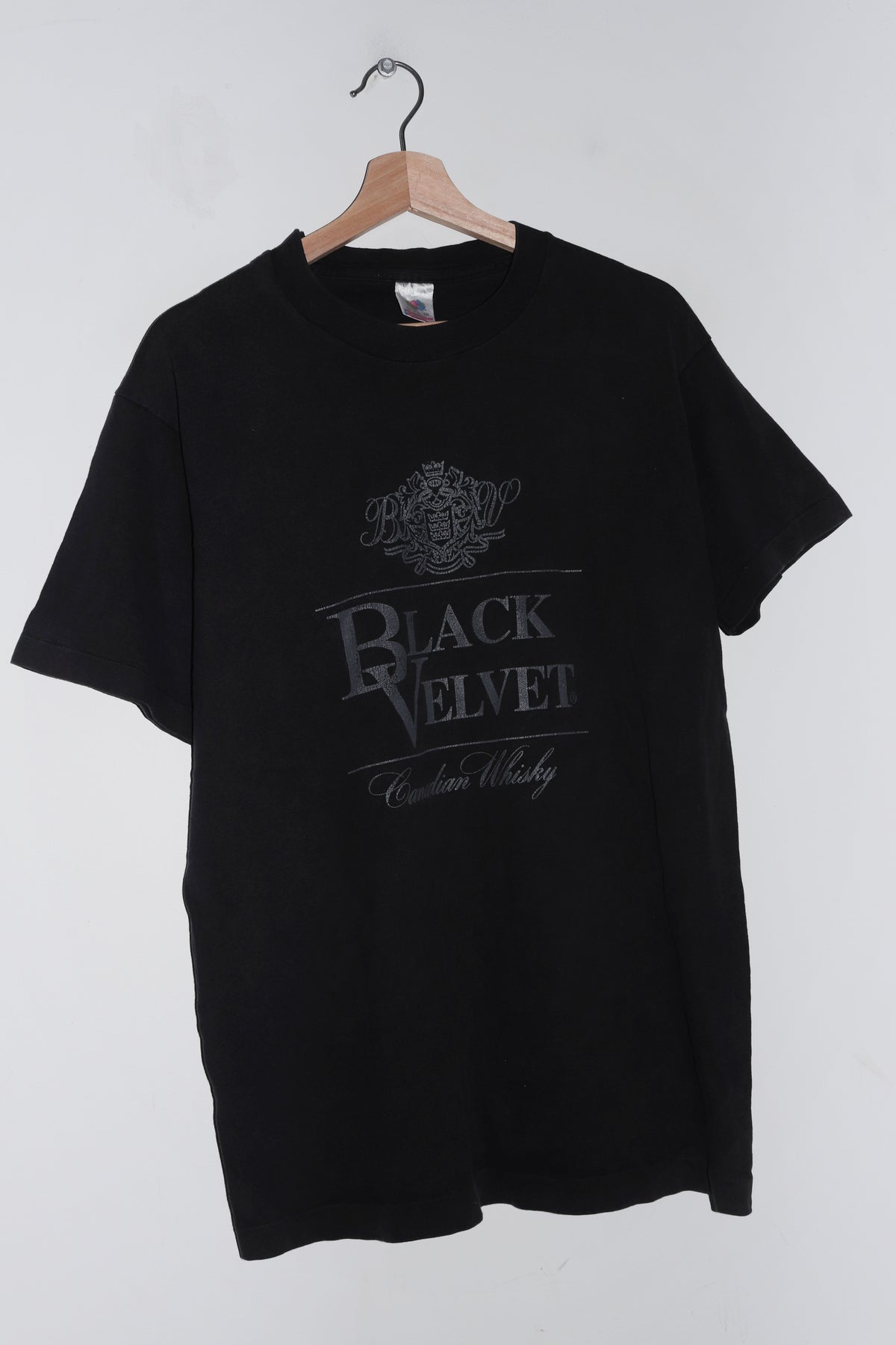 Vintage 90s Black Velvet Canadian Whisky Graphic Tee (M/L)