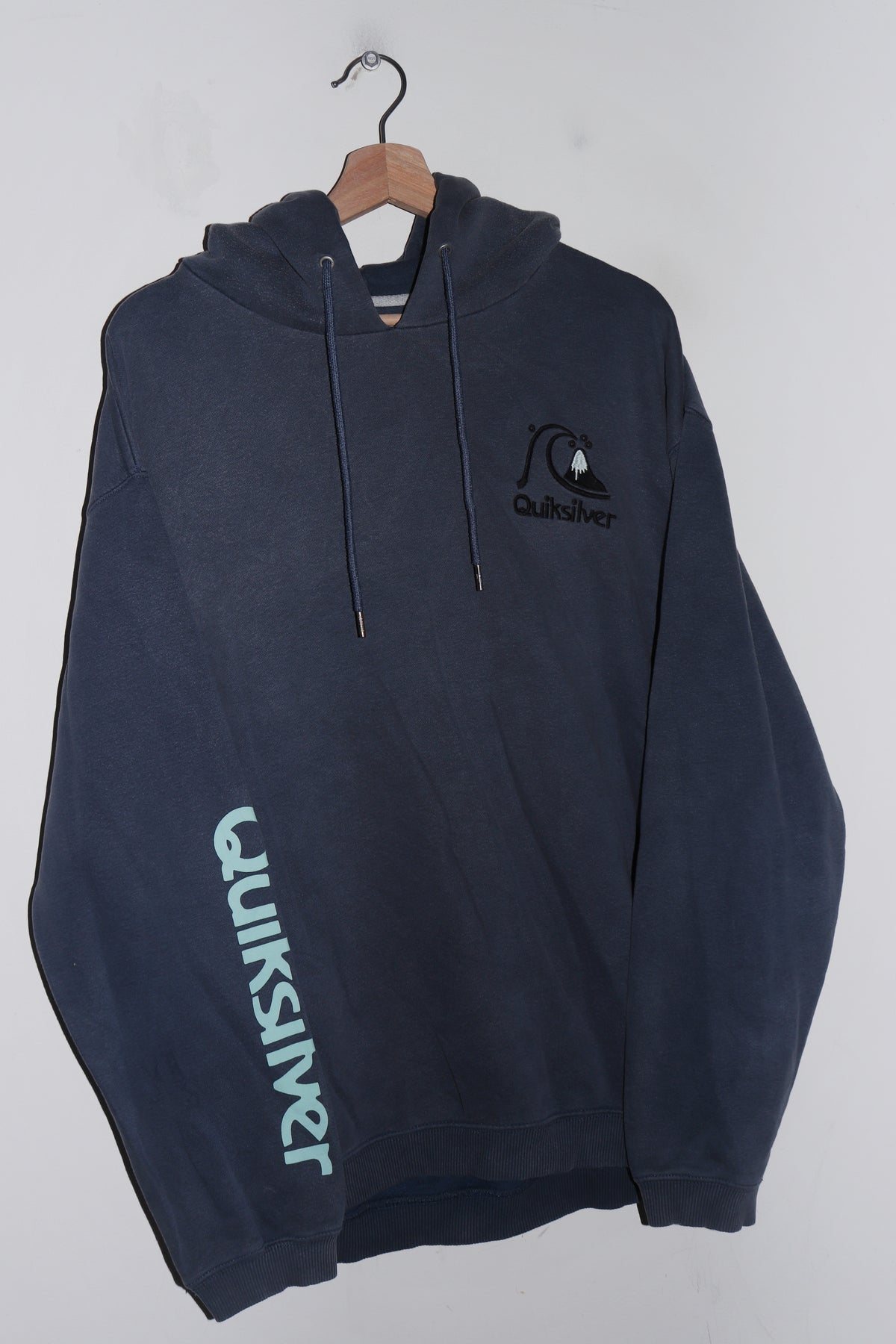 Quicksilver Embroidered Graphic Faded Dark Blue Hoodie (L)