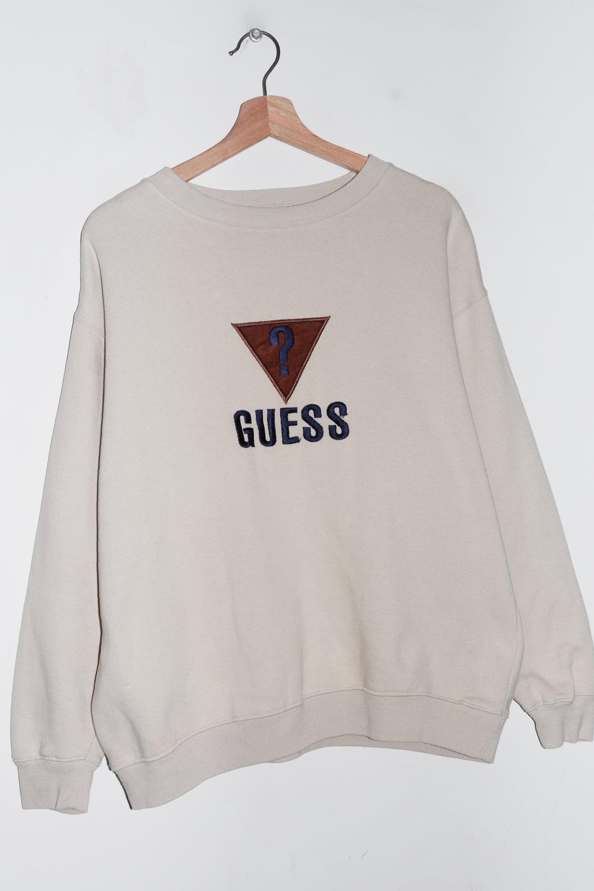 Vintage 90s Guess Embroidered Graphic Cream Sweatshirt (M)