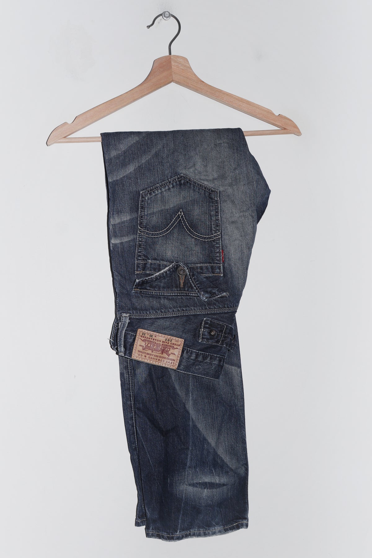 Old School 2000s Levi's 202 Back Buckle Denim Jeans (28-30/8-10)