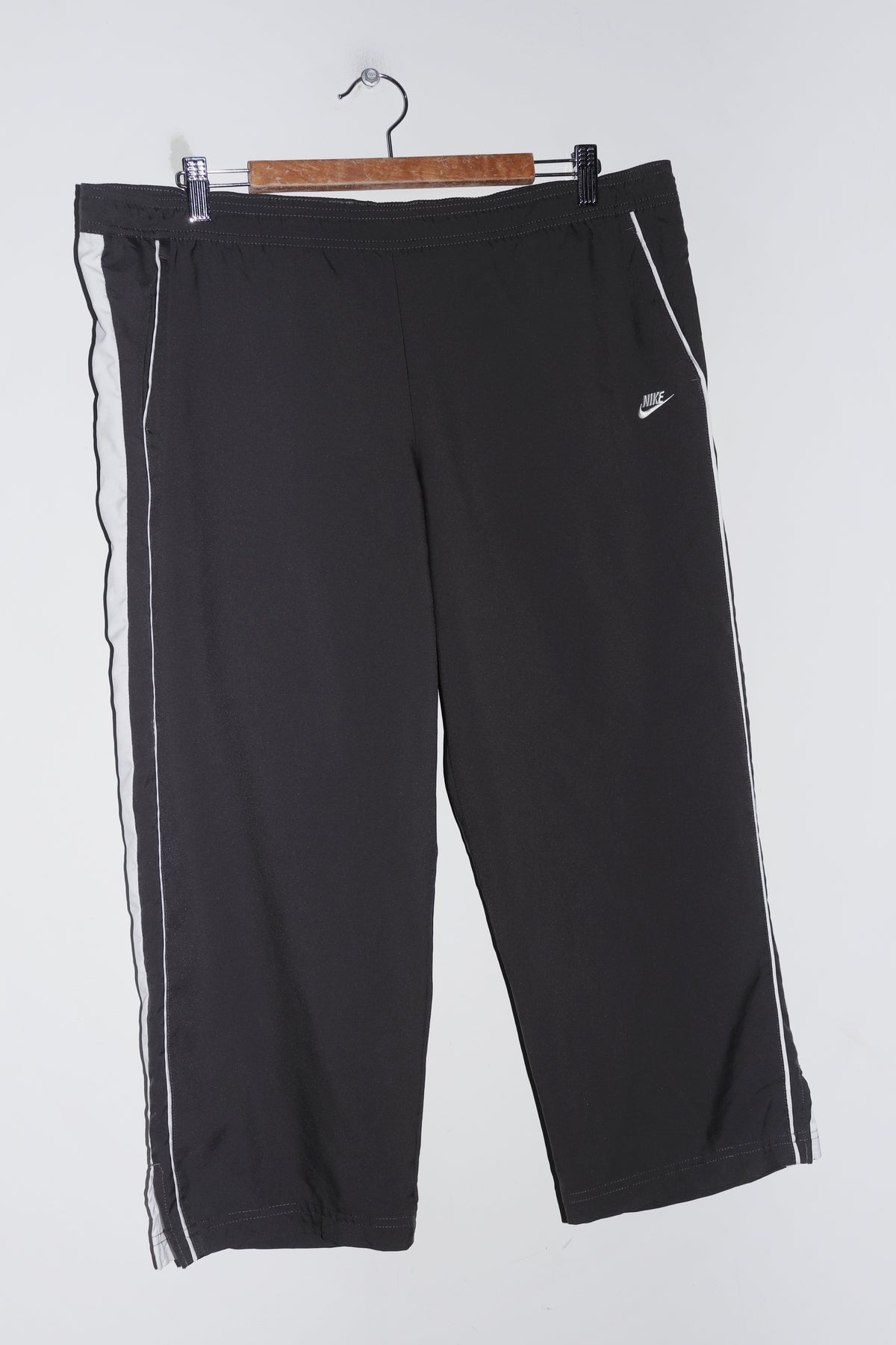 Vintage 2000s Nike Embroidered Swoosh Dark Grey 3/4 Track Pants (12-14)