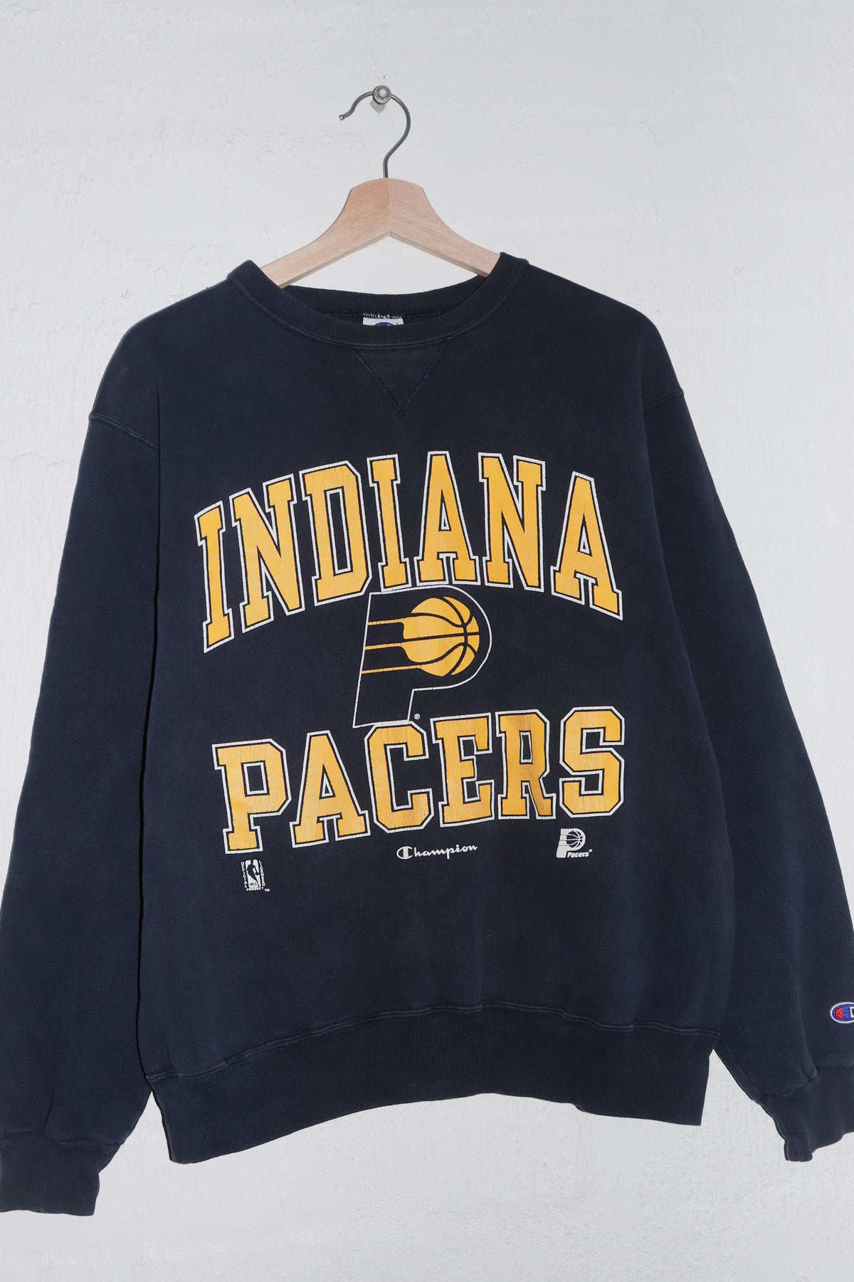 Vintage 90s NBA Champion Indiana Pacers Sweatshirt (M)
