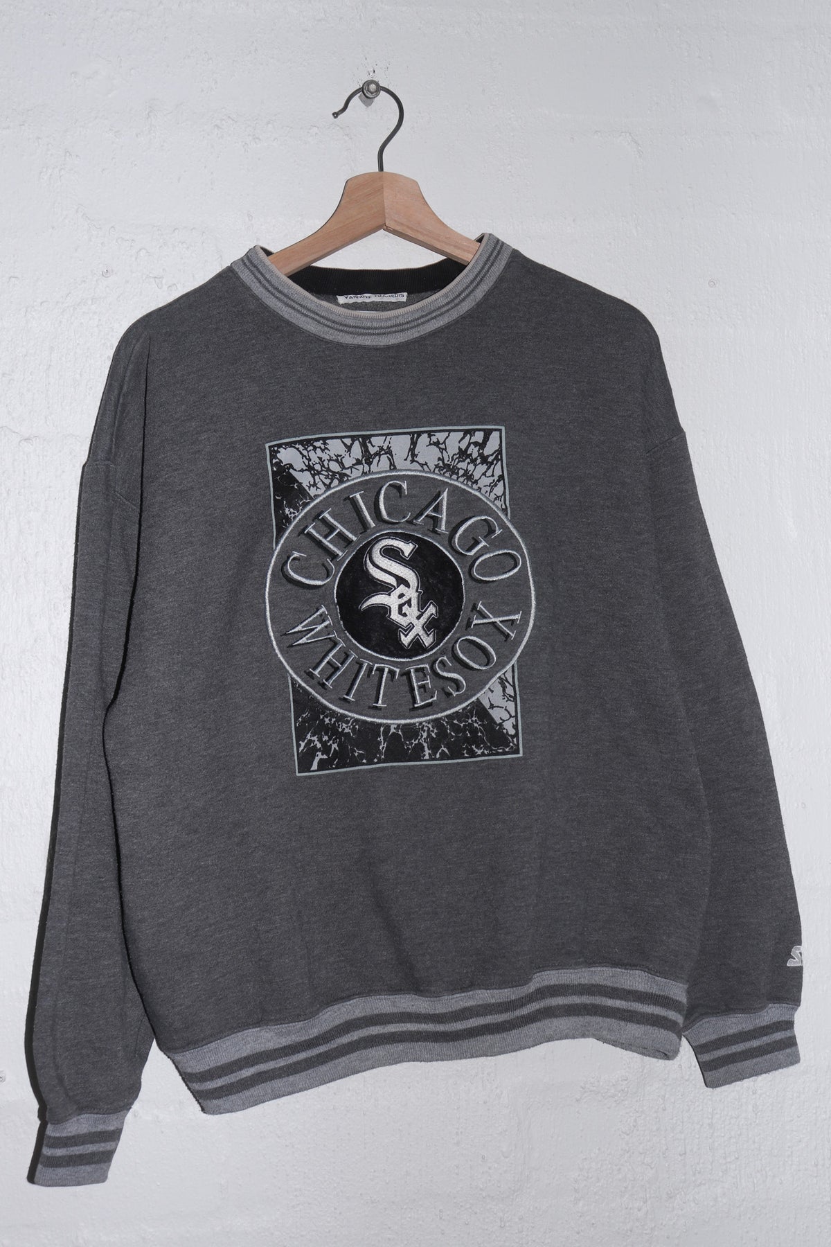 Vintage 90s Starter Chicago White Sox Embroidered Graphic Sweatshirt (M-L)