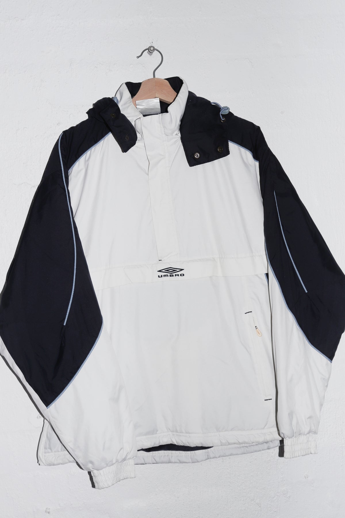 Vintage Umbro Football Thick Padded Outerwear Pullover (Rare) (M-L)
