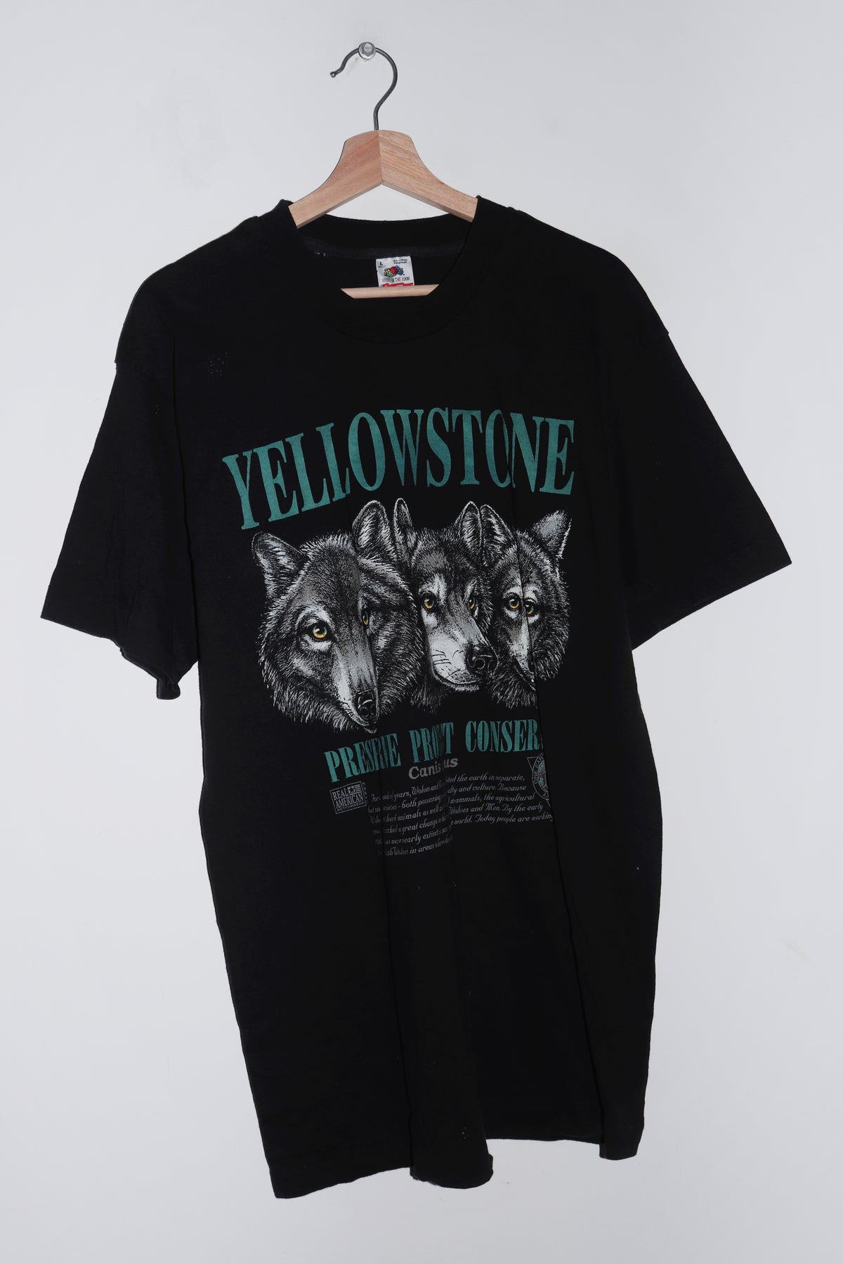 Vintage 90s Yellowstone Wolf Graphic Tee (M/L)