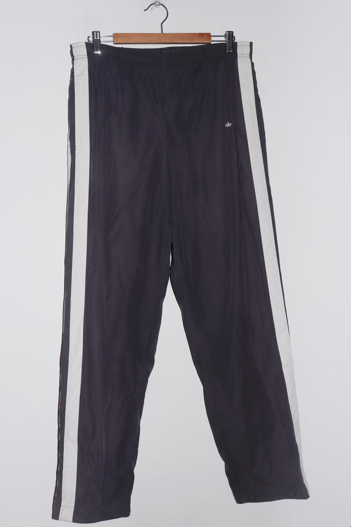 Vintage Nike Embroidered Spellout Thick Baggy Dark Grey Track Pants (32-34)