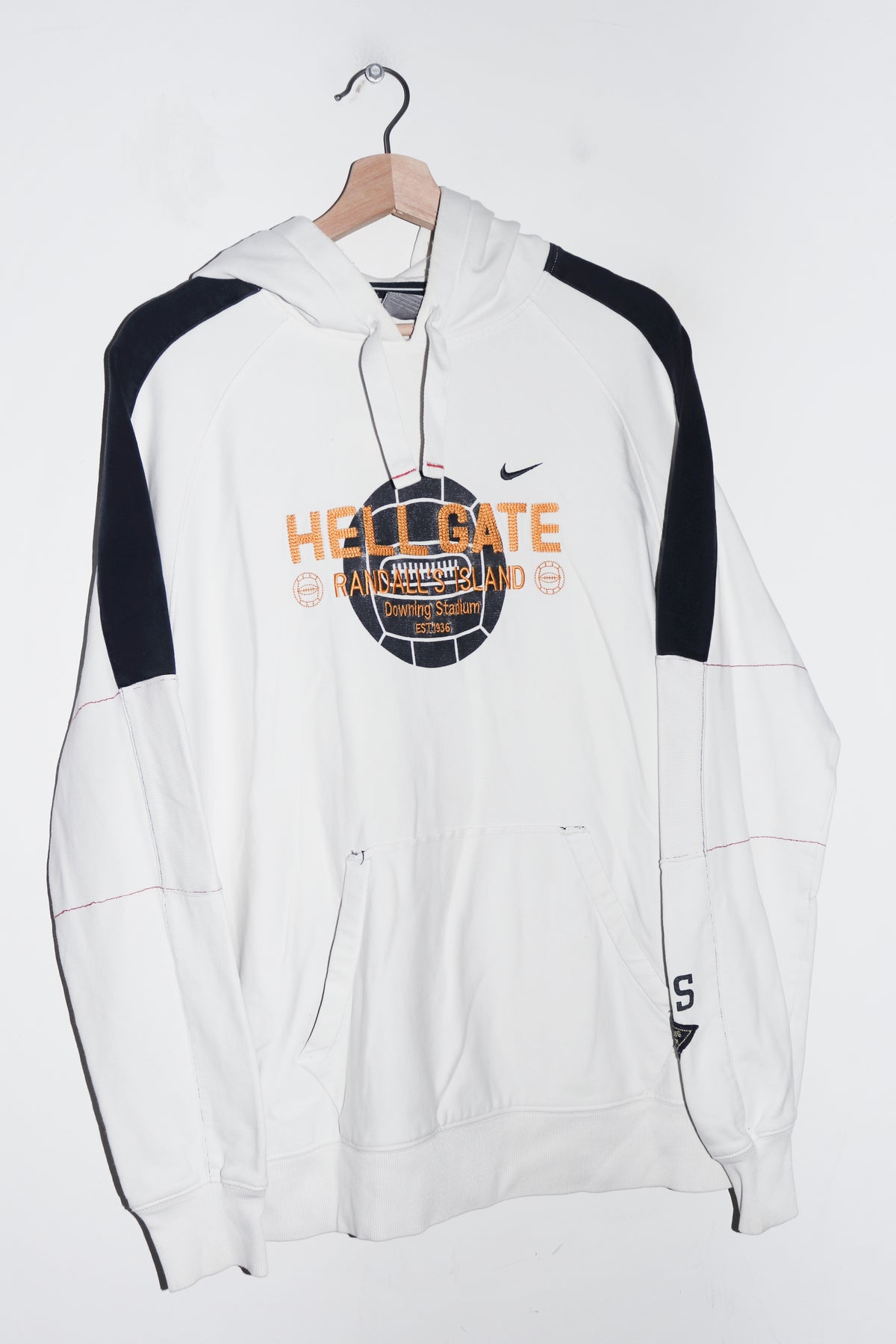 Vintage Nike Hell Gate Stadium Embroidered Mini Swoosh Hoodie (M)