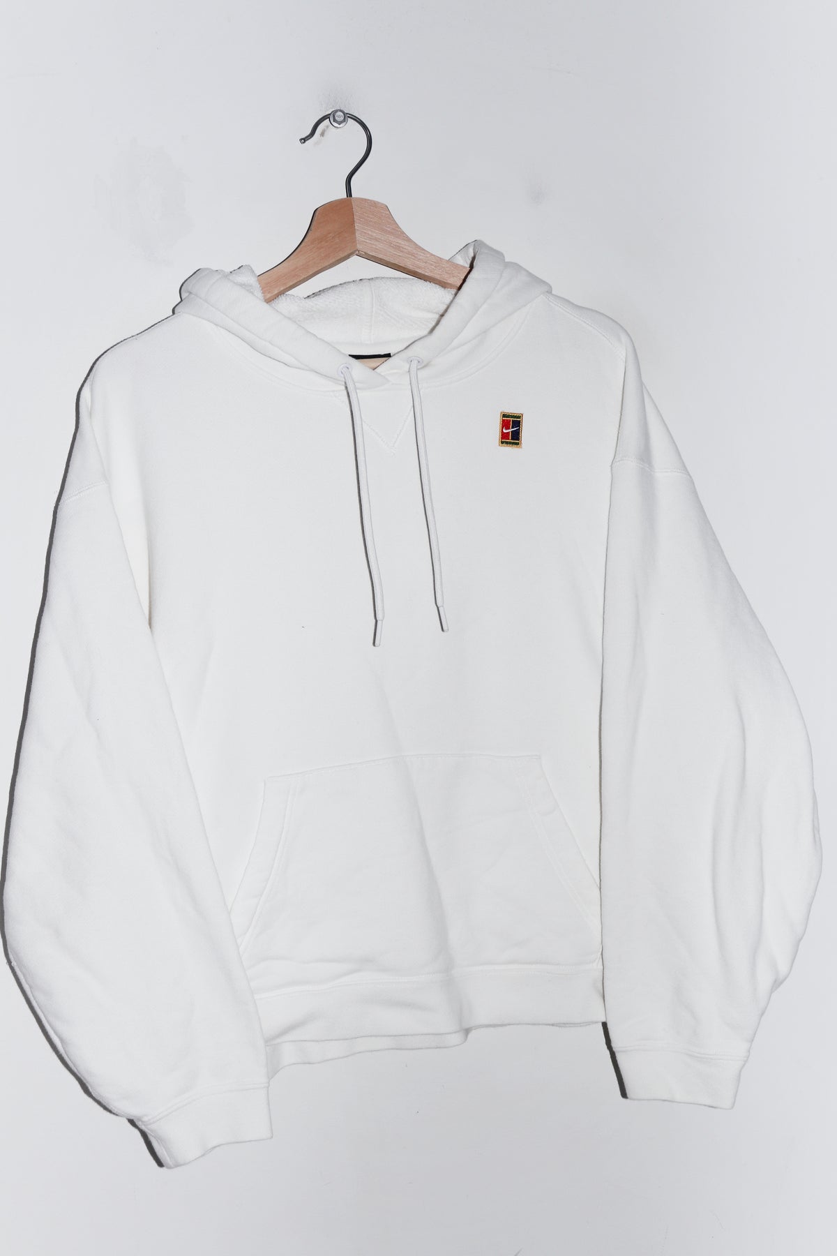Nike Tennis Embroidered Logo White Hoodie (M)