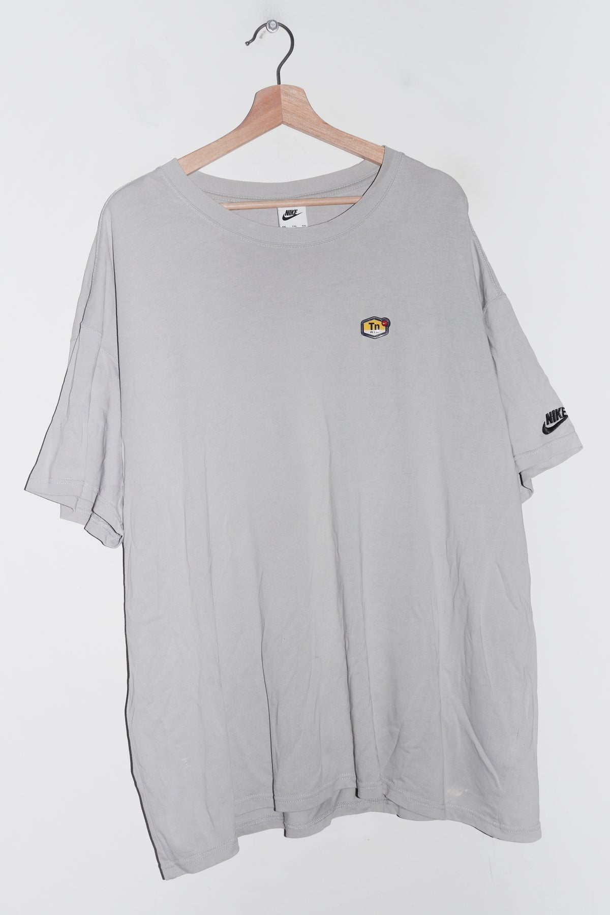 Vintage Nike Air Max TN Rubber Logo Thick Grey Tee (XXL)