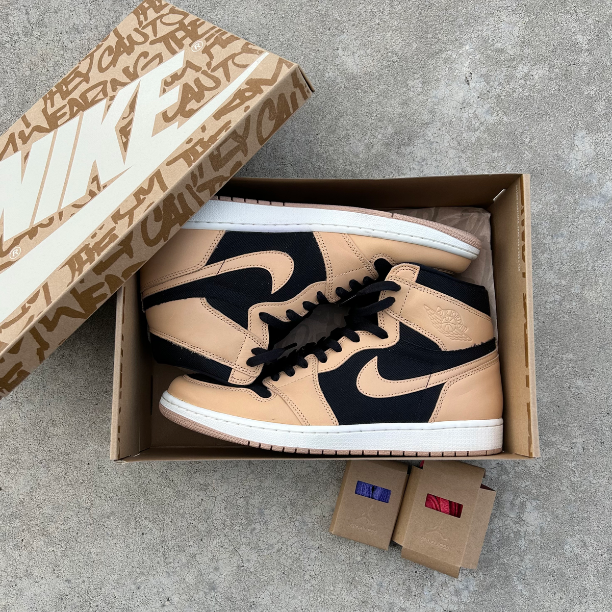Nike Air Jordan 1 Retro High OG Heirloom w/ box (2022) (US12)