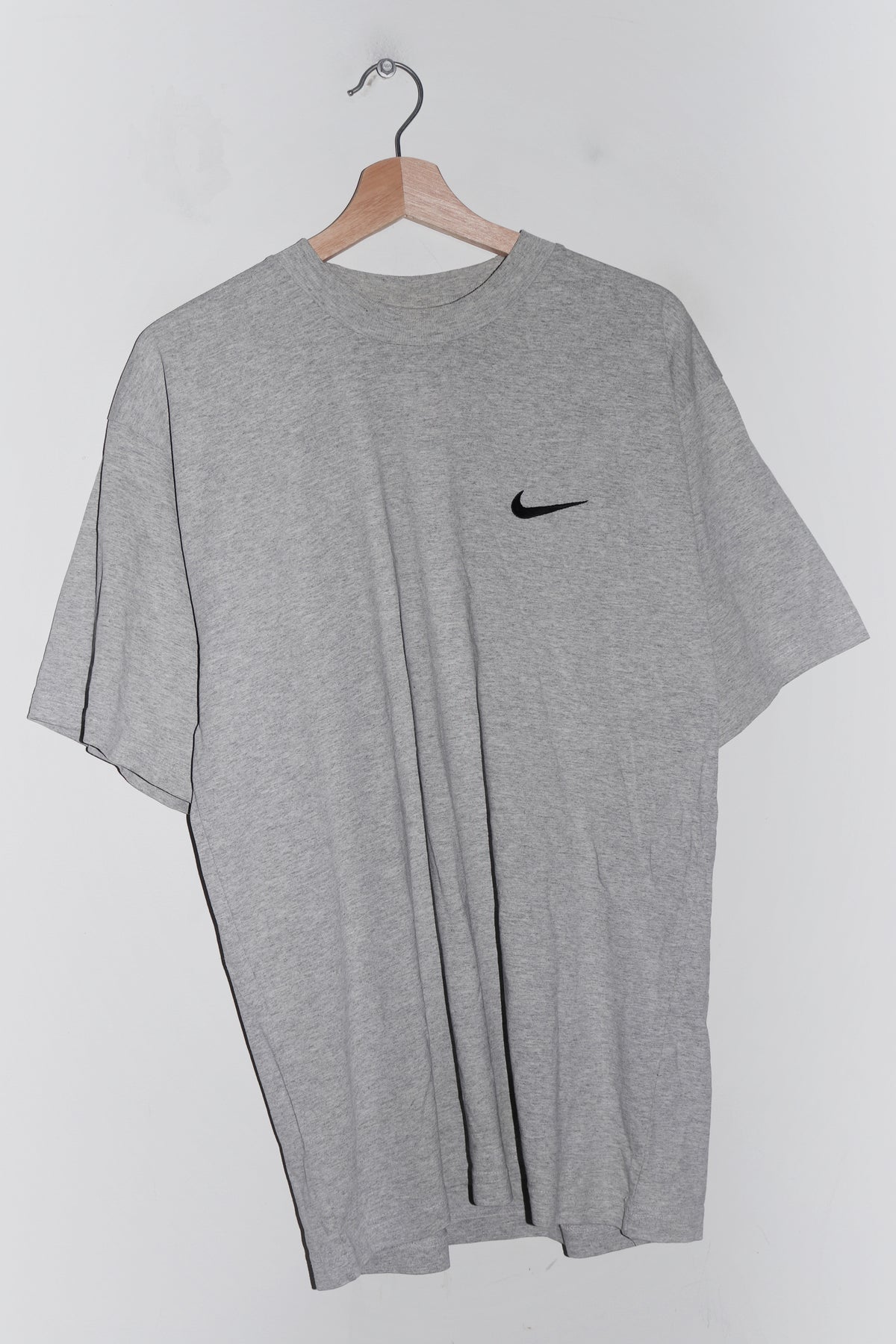 Vintage 90s Nike Embroidered Mini Swoosh Grey Tee (L)