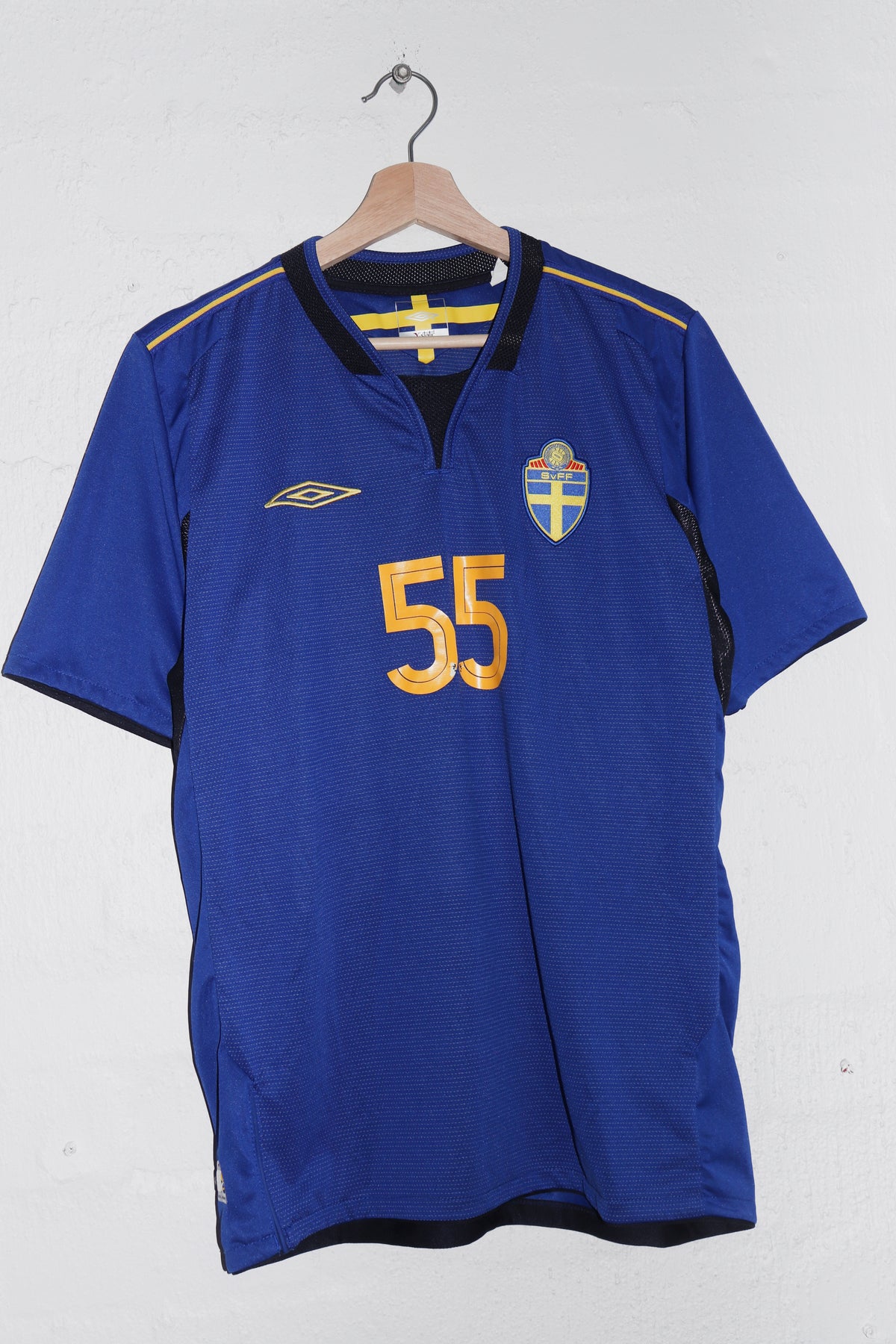 2005-06 Umbro Sweden Away Kit Jersey (M)