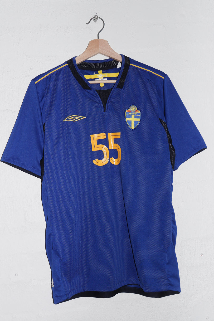 2005-06 Umbro Sweden Away Kit Jersey (M)