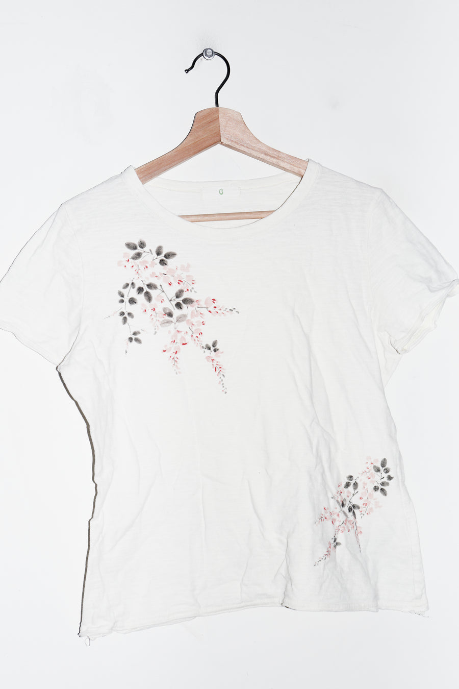 Old School Japanese Women's Floral Graphic White Cotton Tee (S-M)