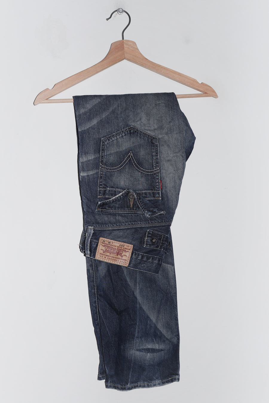 Old School 2000s Levi's 202 Back Buckle Denim Jeans (28-30/8-10)
