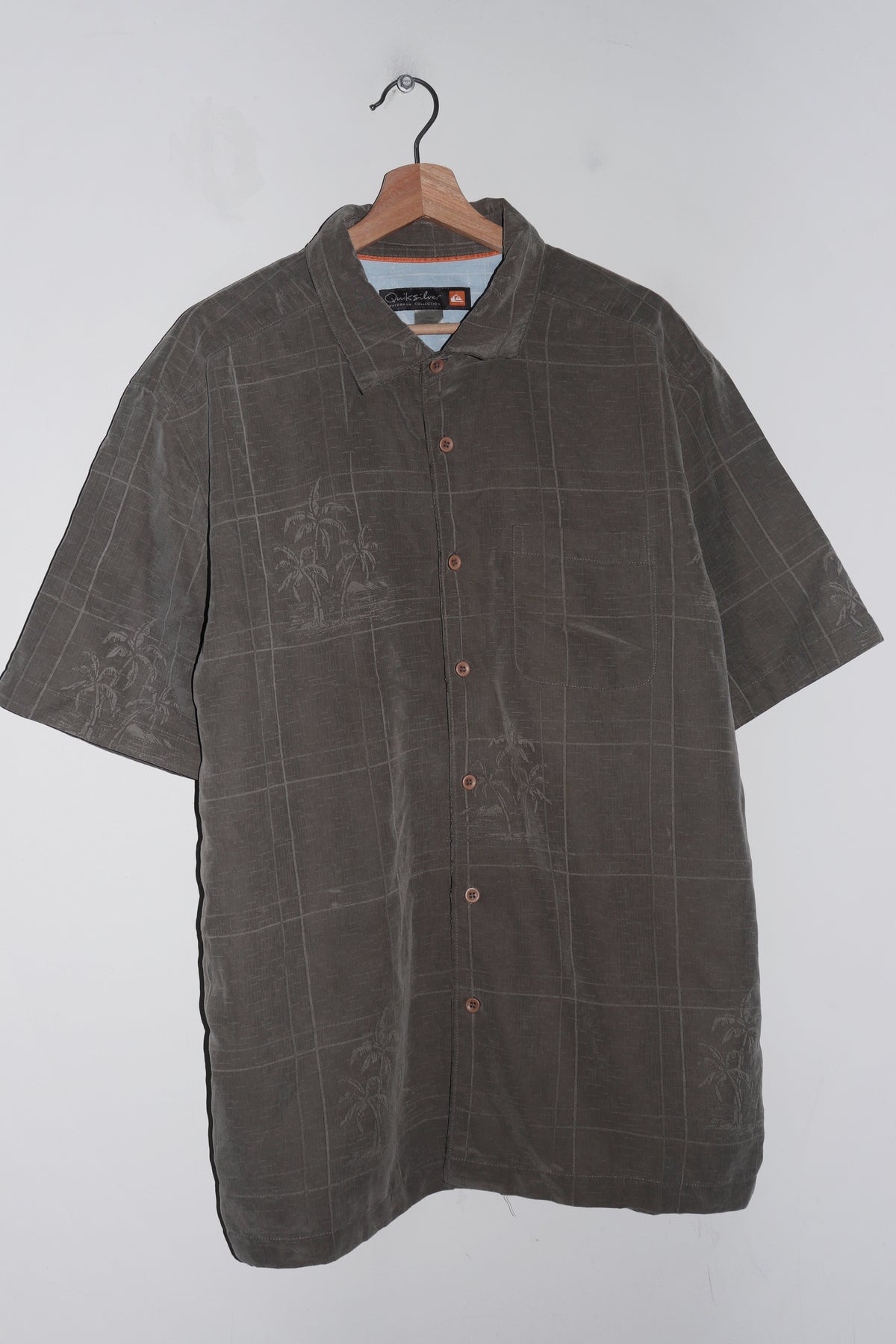 Old School Quicksilver Full Print Textured Graphic Short Sleeve Shirt (L-XL)