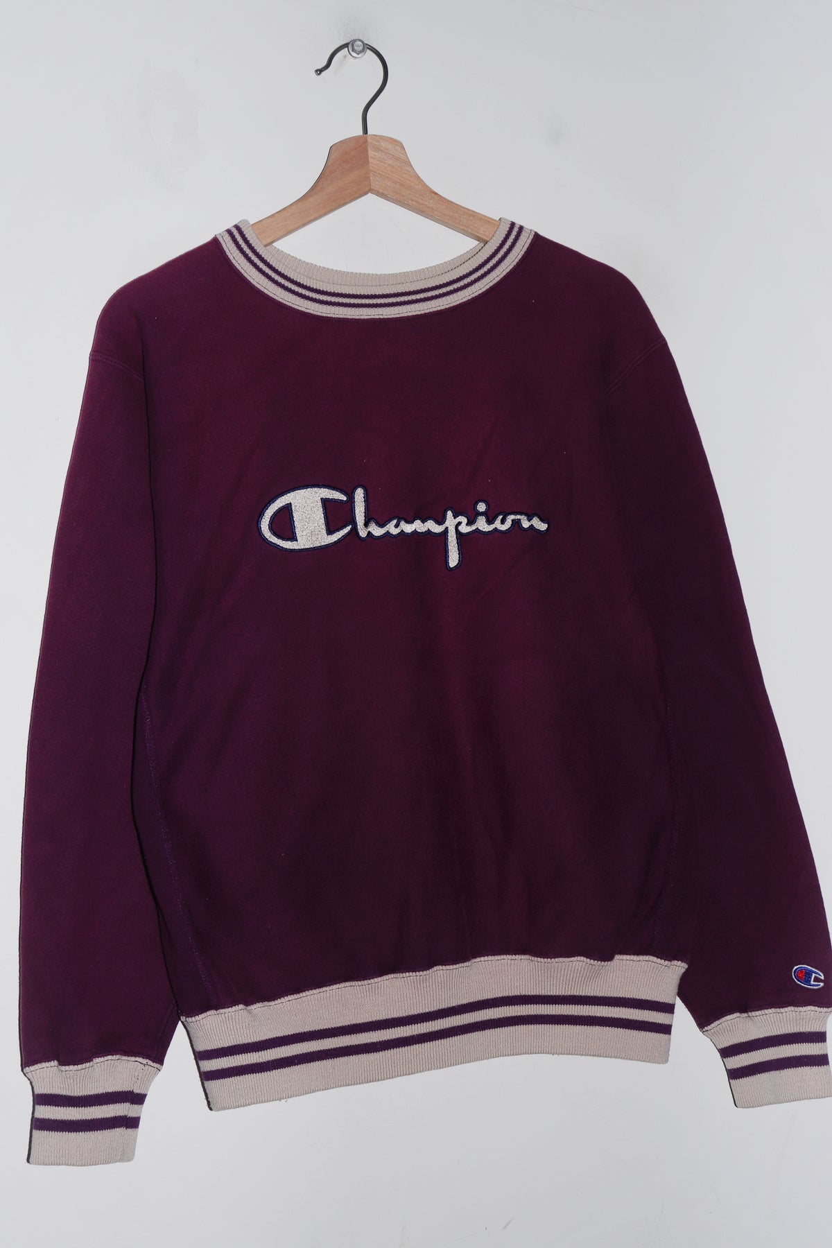 Vintage 90s USA Champion Embroidered Script Thick Reverse Weave Sweatshirt (M)