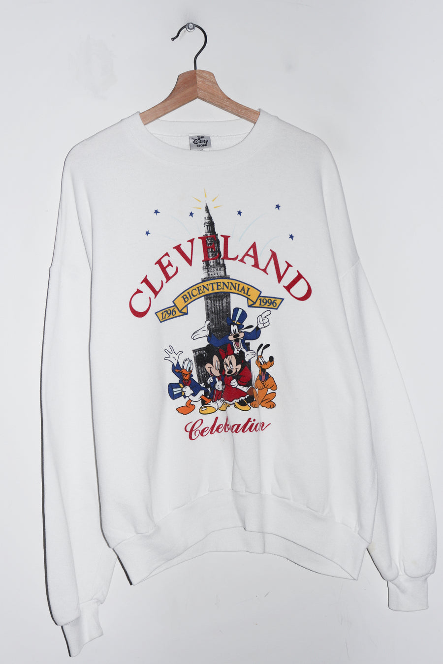 Vintage 1996 Disney Cleveland Graphic White Sweatshirt (L-XL)