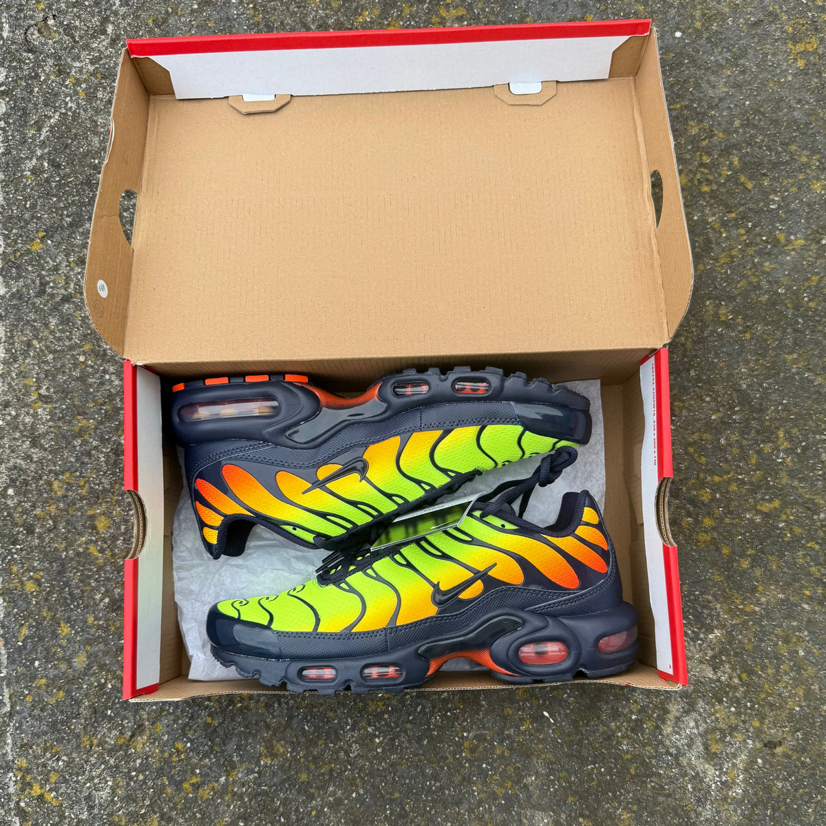 (DEADSTOCK) Nike Air Max Plus TN Lemon Venom Sneakers w/ box (US7.5)
