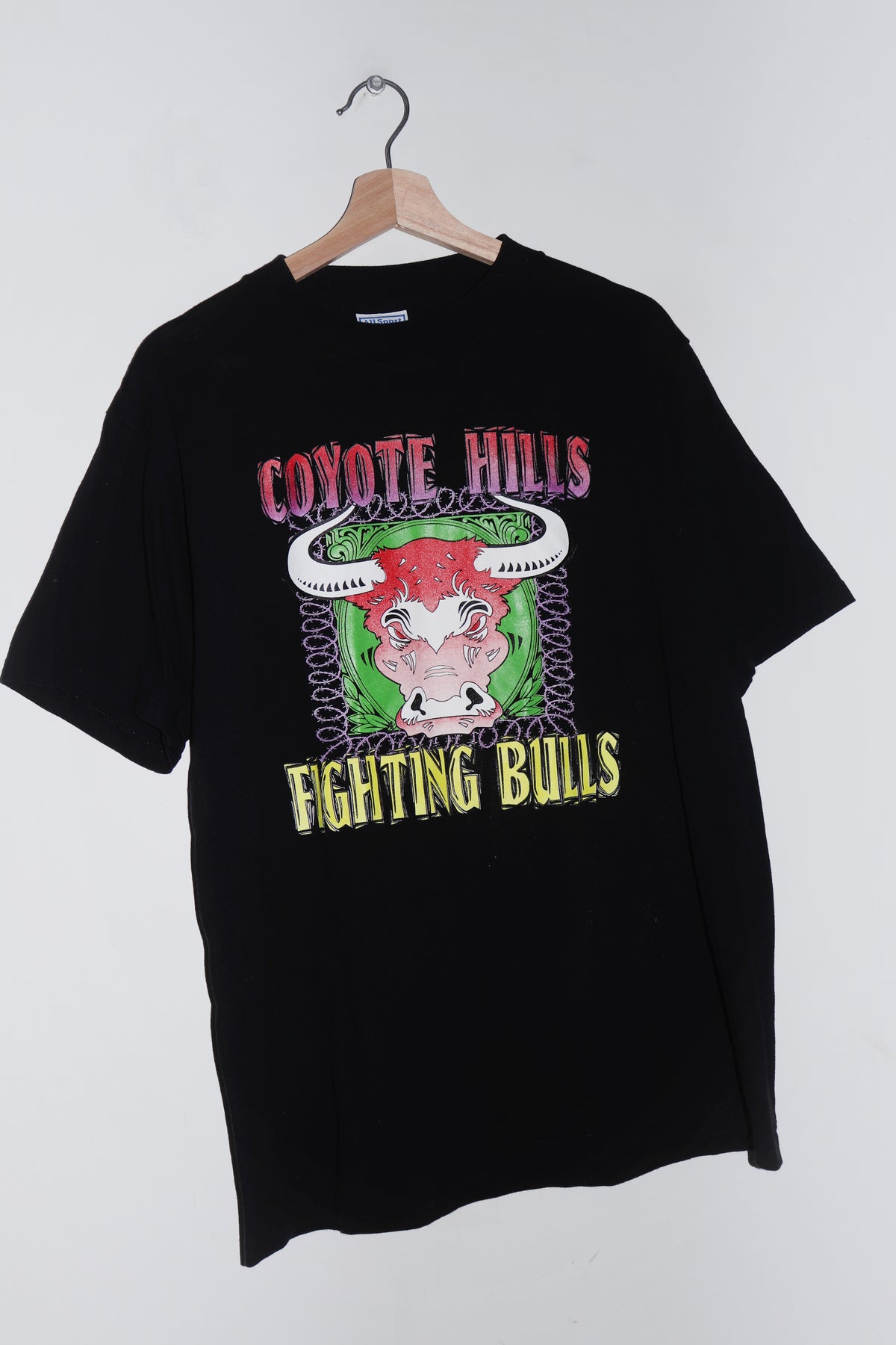 Vintage 90s Coyote Hills Fighting Bulls Double Sided Graphic Tee (M-L)