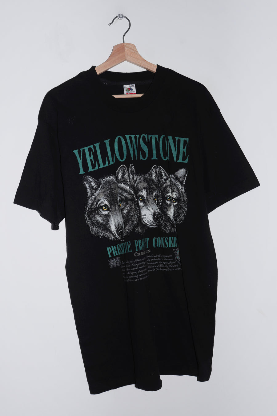 Vintage 90s Yellowstone Wolf Graphic Tee (M/L)