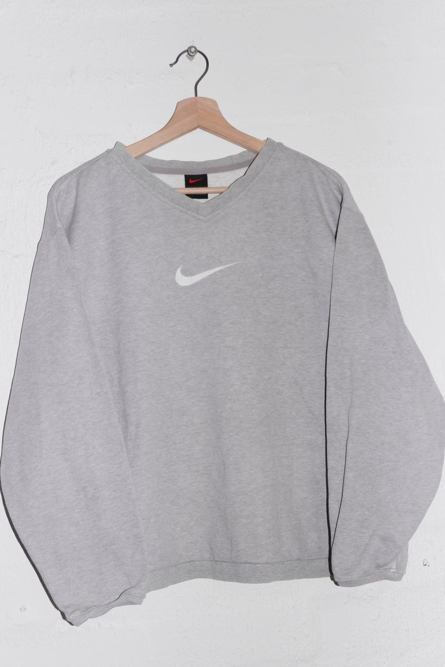 Vintage 90s Nike Embroidered Swoosh Grey Sweatshirt (M/M-L)