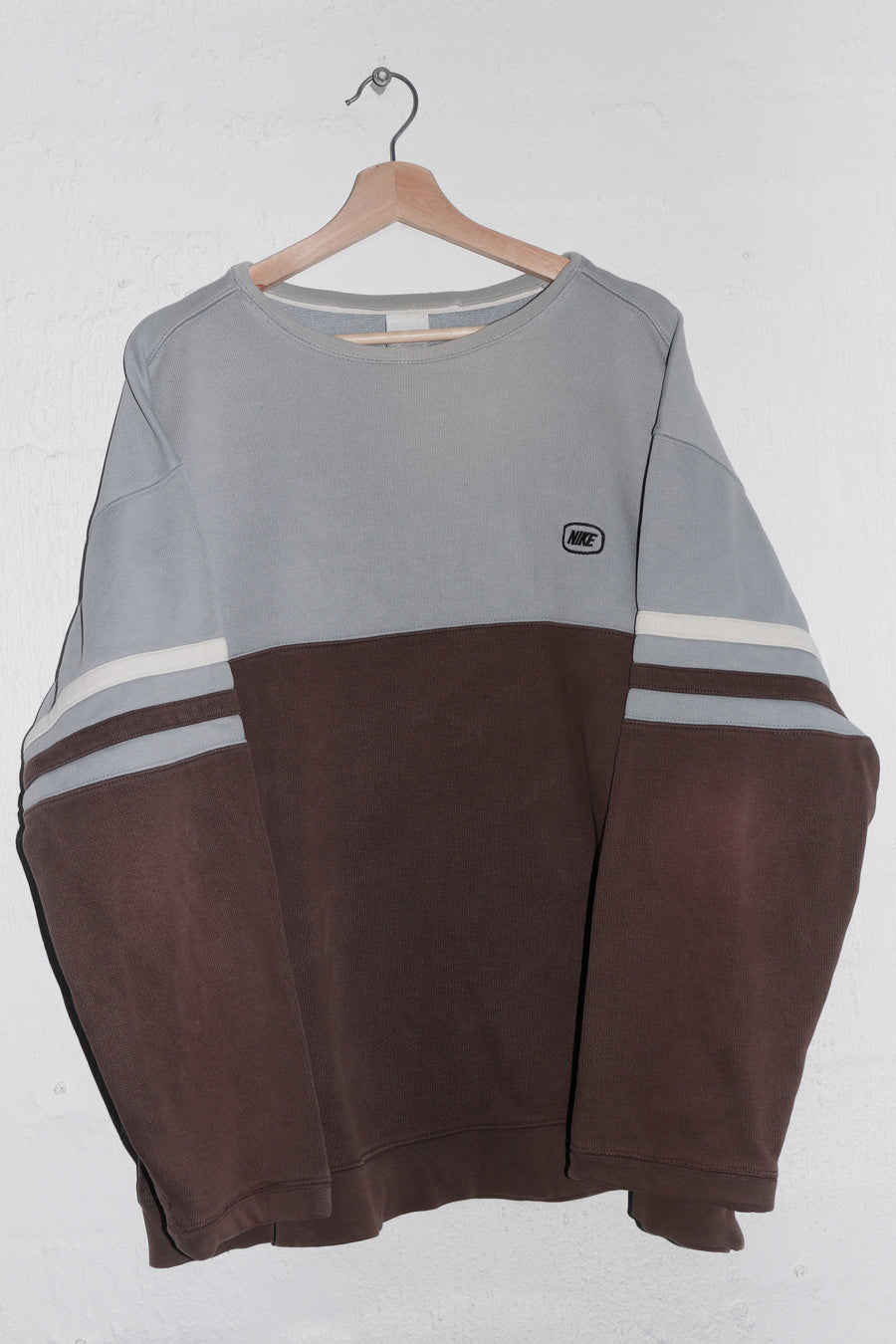 Vintage Nike Embroidered Spellout Thick Two Tone Ribbed Sweatshirt (XL)
