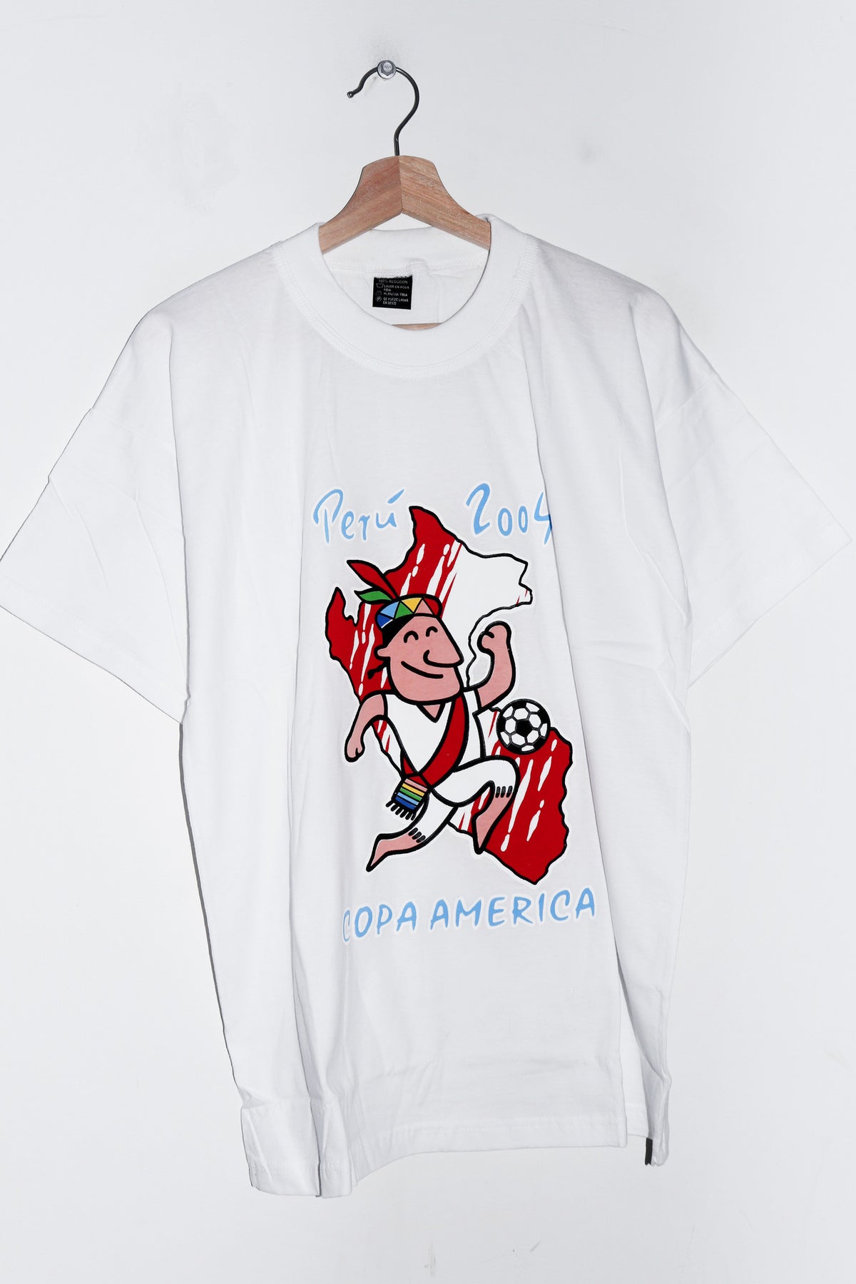 (DEADSTOCK) 2004 Copa America Peru Football Graphic Tee (M)