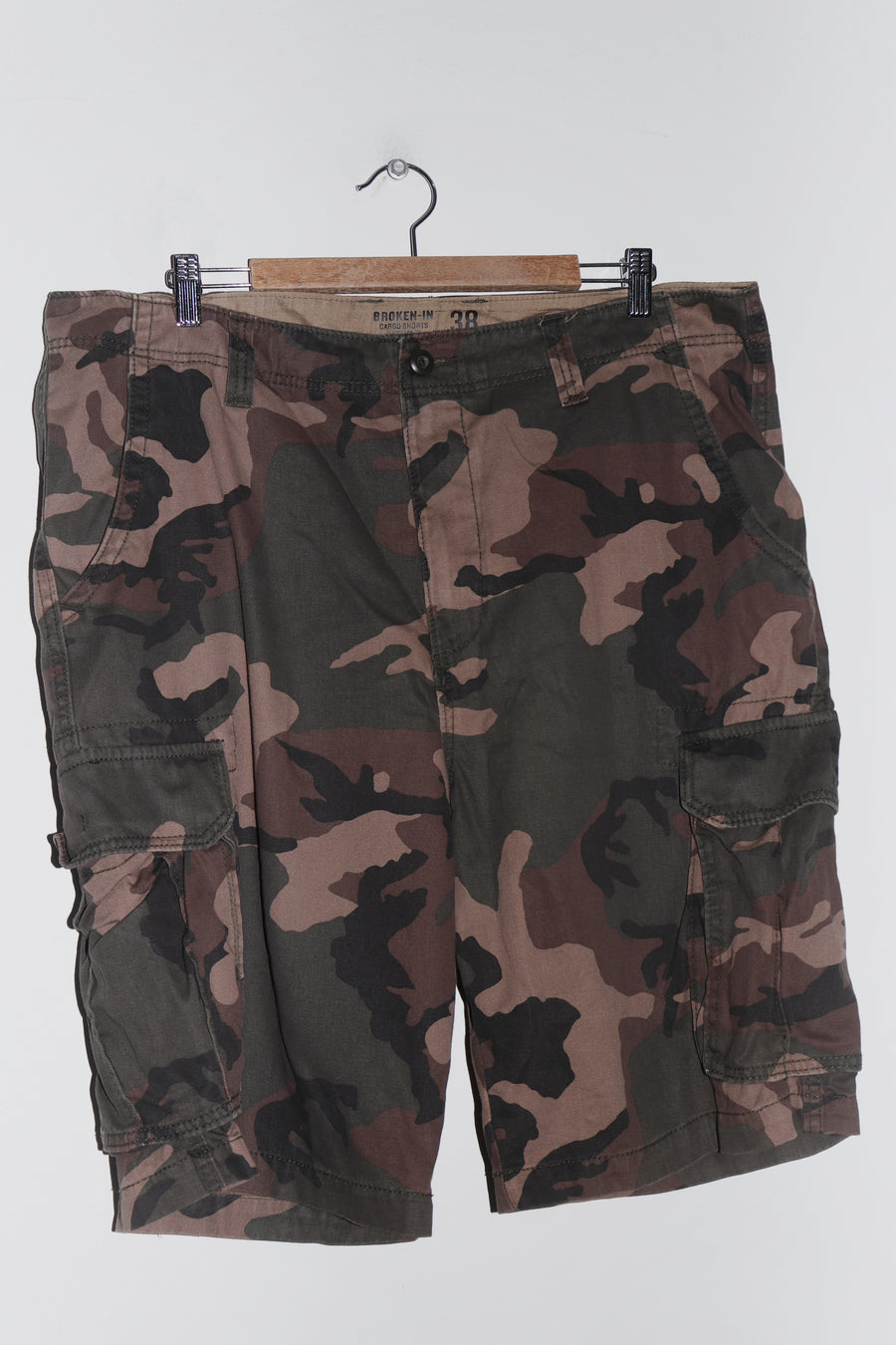 Old School Old Navy Camo Print Cargo Shorts (38)