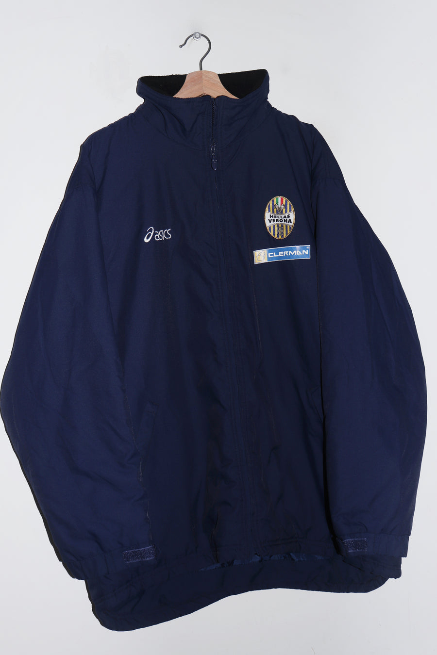 2000s Asics Hellas Verona Football Training Thick Padded Outerwear Jacket (XL)