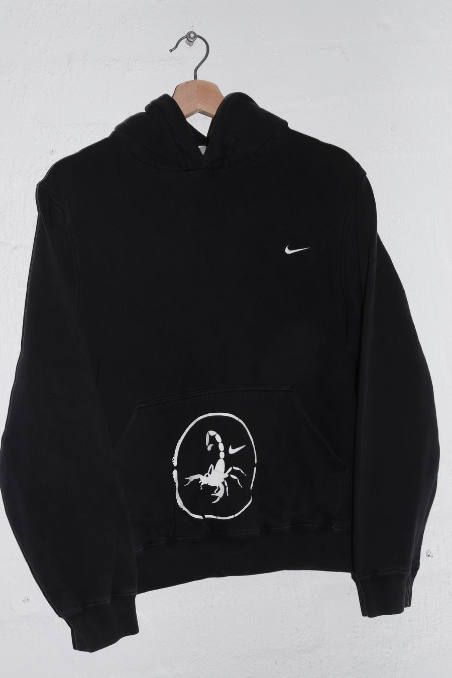 Vintage 2000s Nike Football Mini Swoosh Faded Black Hoodie (M)