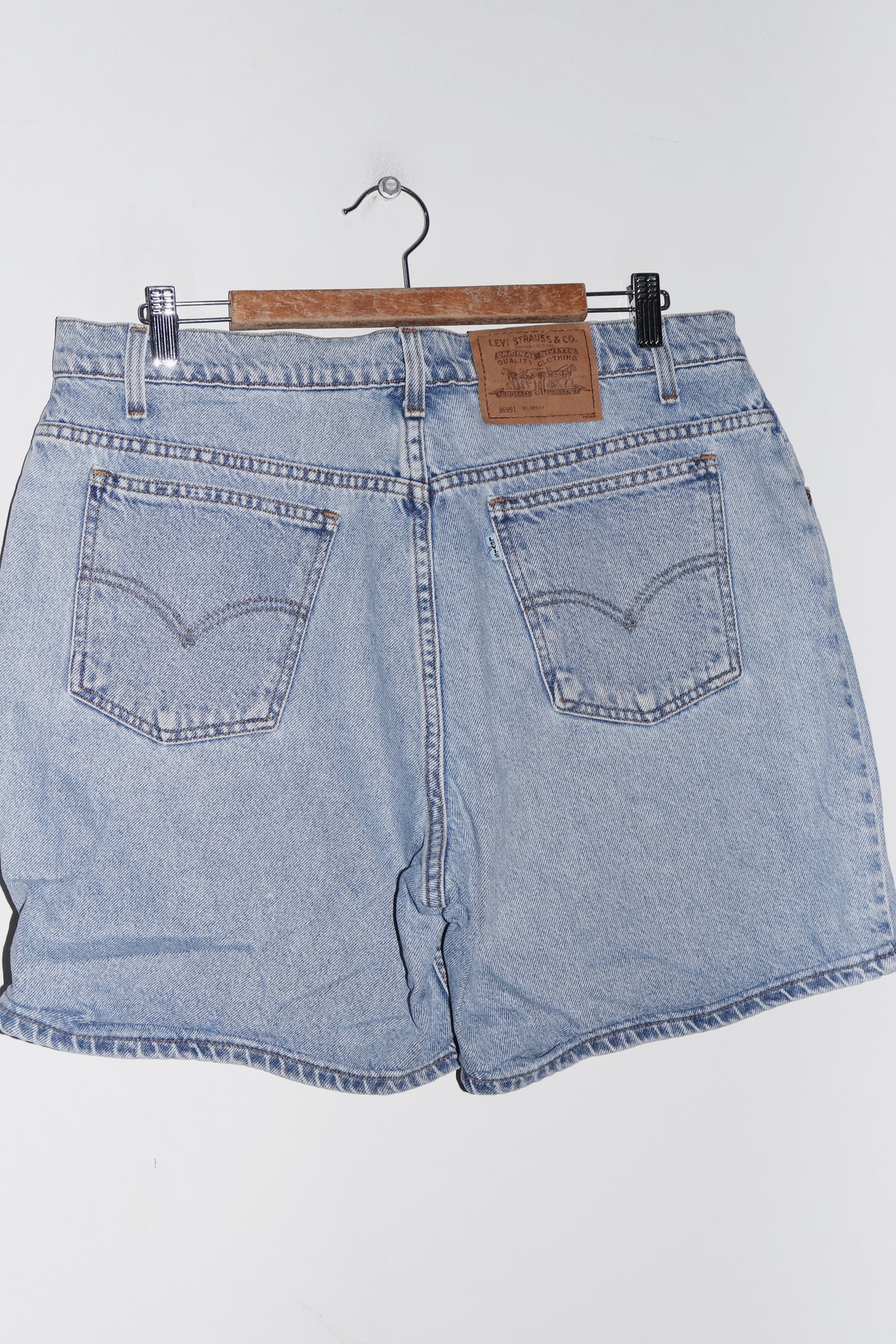 Vintage 90s Levi's White Tab Thick Denim Shorts (1997) (12)
